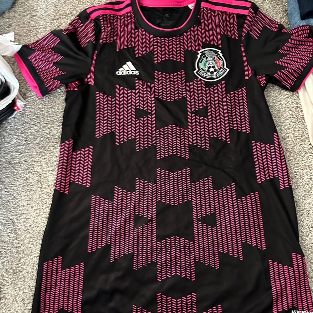 Adidas soccer Jersey size M